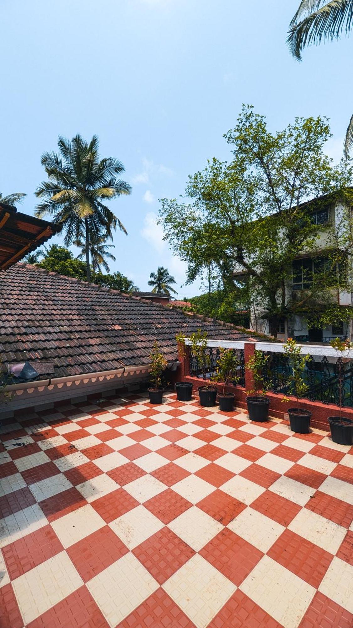The First House By V3Homestay 4Bhk Private Pool Калангут Экстерьер фото