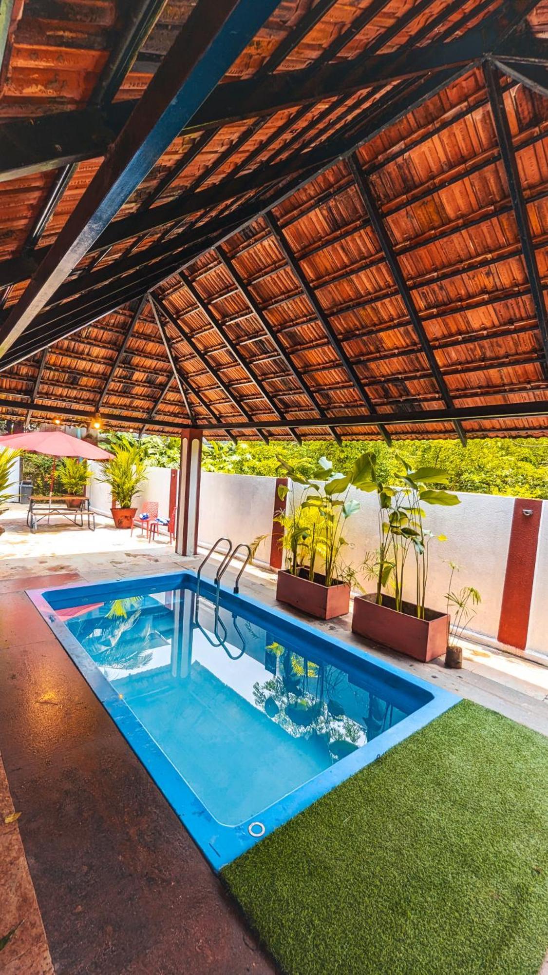 The First House By V3Homestay 4Bhk Private Pool Калангут Экстерьер фото