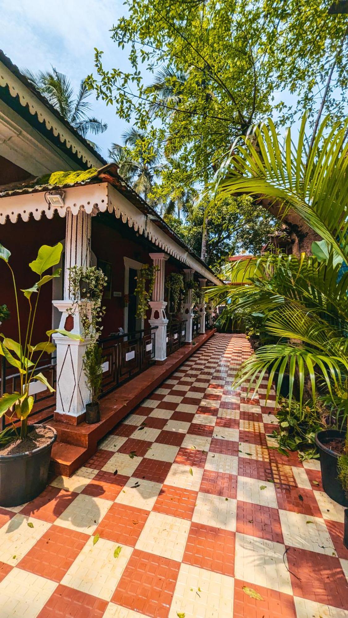 The First House By V3Homestay 4Bhk Private Pool Калангут Экстерьер фото
