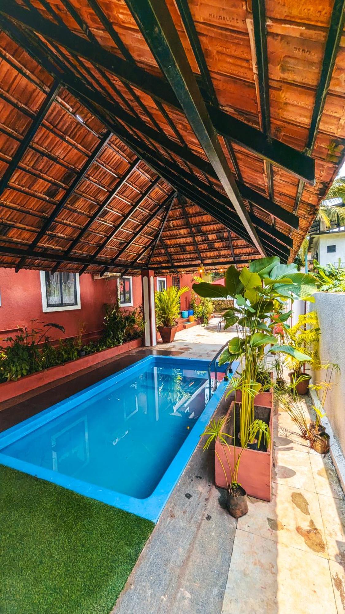 The First House By V3Homestay 4Bhk Private Pool Калангут Экстерьер фото